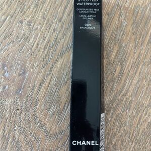 CHANEL Stylo Yeux Waterproof Eyeliner in 943 brun apage
